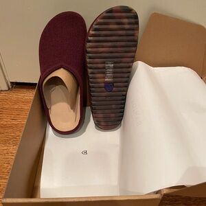 Rothy's The ReVelvet™ Casual Clog -™ Syrah Size 8 - new in box never worn